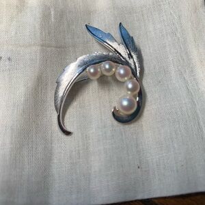 Mikimoto Silver Leaf Brooch with Pink-White Pearls